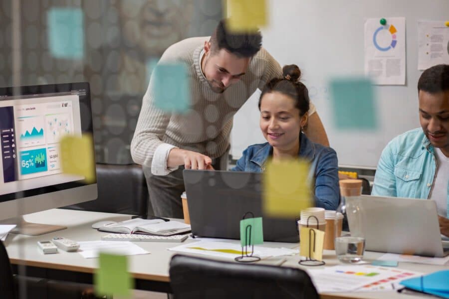 Startups e produtividade: como criar processos internos eficientes com poucos recursos