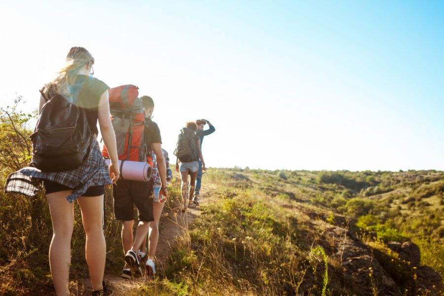 Como aproveitar trilhas e experiências de ecoturismo com segurança e consciência